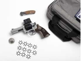 SMITH AND WESSON 686 PLUS 357MAG 4" SPEC R BNDL